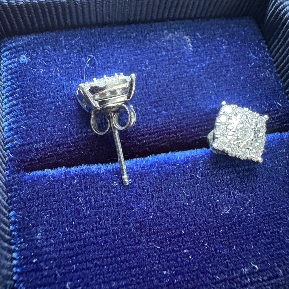 Diamond Stud Earrings 14kt gold - Picture 7 of 13